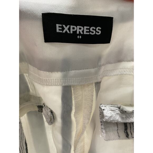 Express White Sailor Shorts, Size 2 - Picture 3 of 4